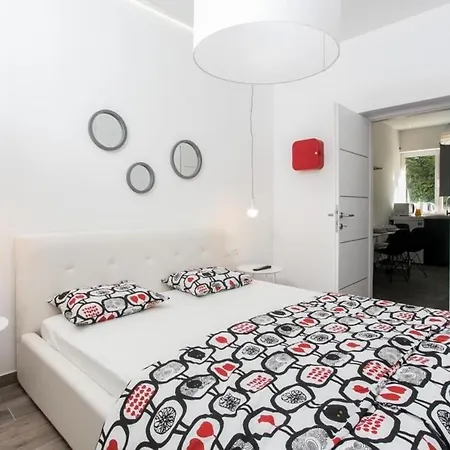 Avangarde - Studio With Terrace